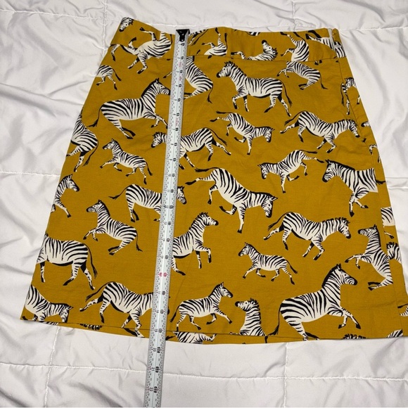 Ann Taylor Factory Mustard Yellow Gold Zebra Print Skirt Size 8 - Picture 5 of 6
